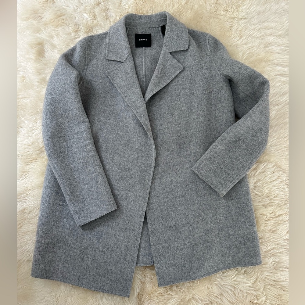 Theory Sileena coat size small